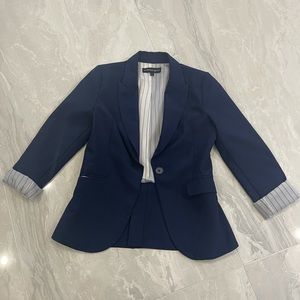 Woman’s Blazer Size M